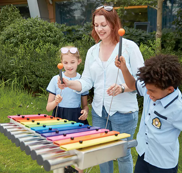 د داخلي ماشومانو د لوبې ډګر